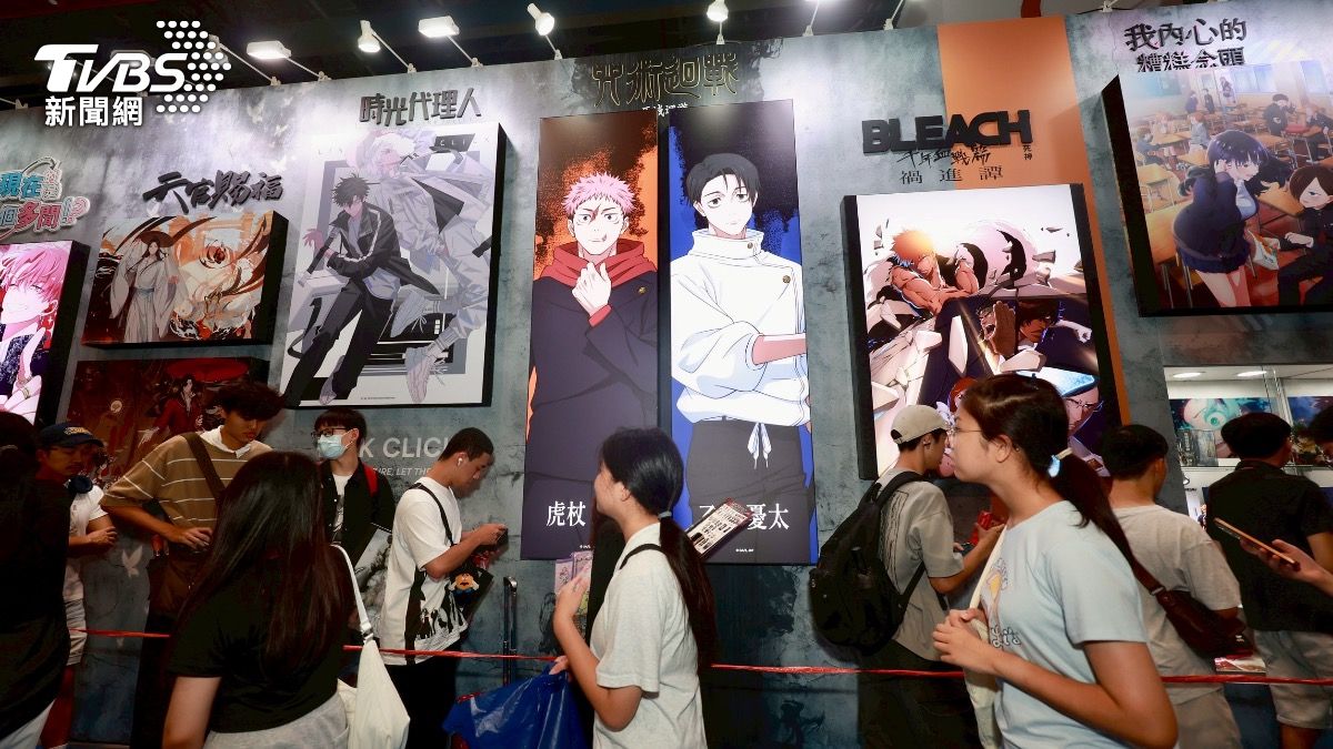 直擊/漫博開幕萬人擠爆世貿!東立、角川排到場外 皮克敏成打卡熱點