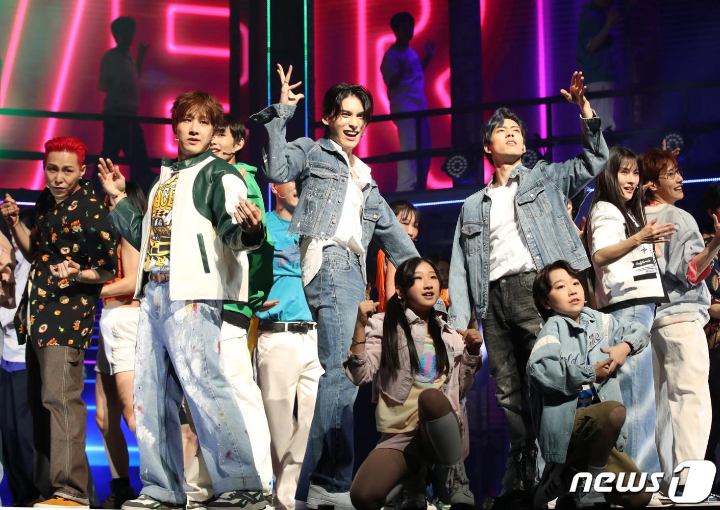 《Dream High》改編成音樂劇，描述原本在韓劇中的角色們10年後的故事，包含INFINITE東雨、KARA奎利都演出。（圖／news1提供）
