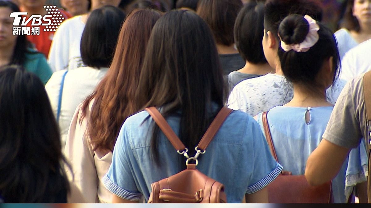 更年期吃東西味道變了?金屬味、酸苦味恐與荷爾蒙下降有關 (圖/TVBS)