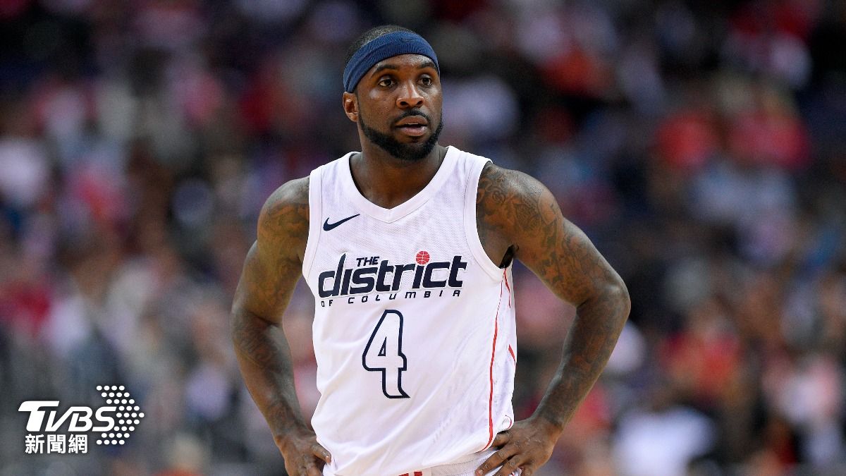 前NBA球星涉偷伏特加！被捕後踹玻璃吐口水、飆罵警察