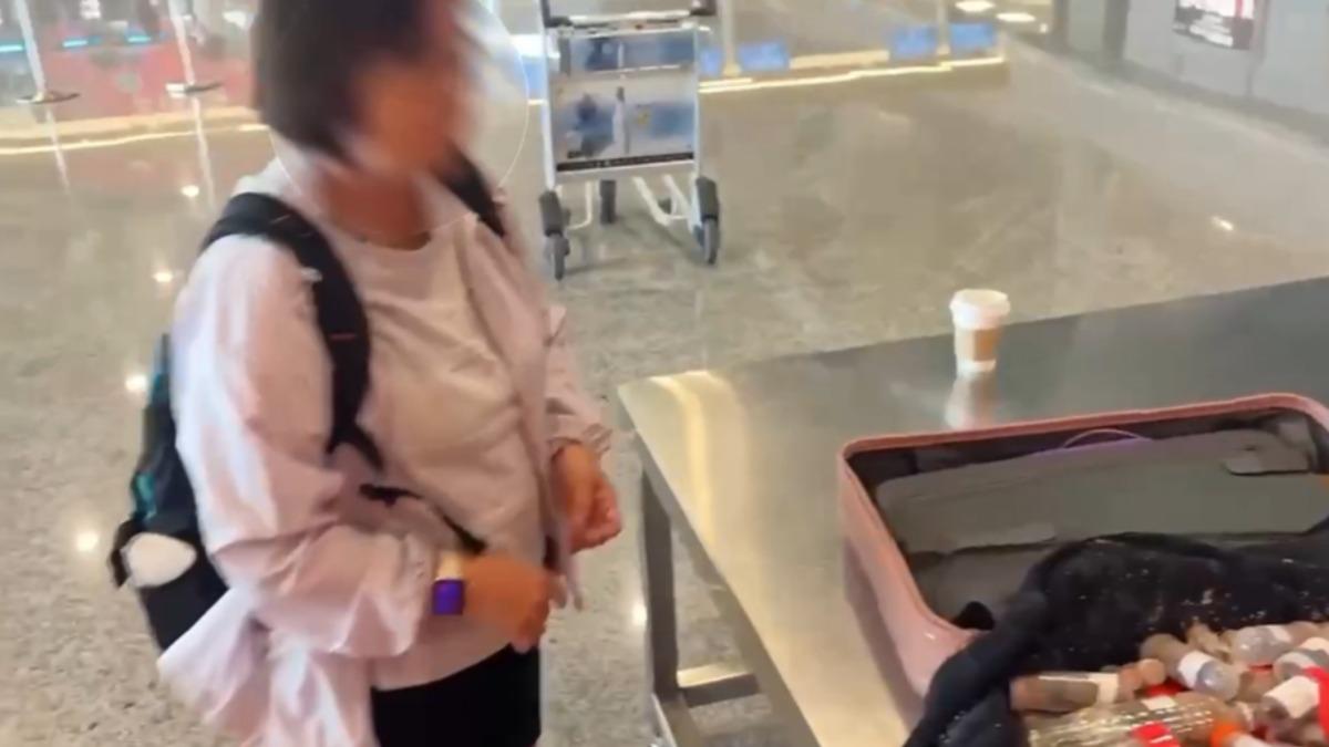 小三通行李箱裝83隻甲蟲!女子受託竟喊「不知道」 幕後人待查