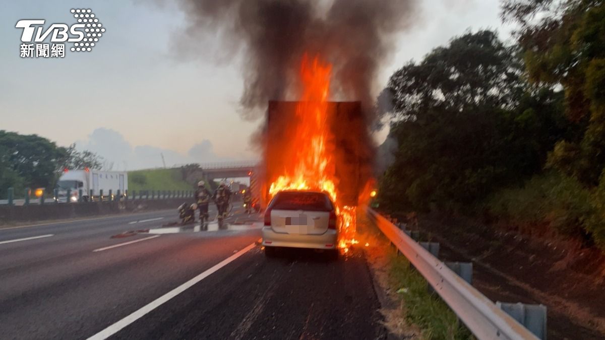 台中火燒車-台中國道追撞-台中沙鹿火燒車-台中沙鹿追撞-台中沙鹿車禍