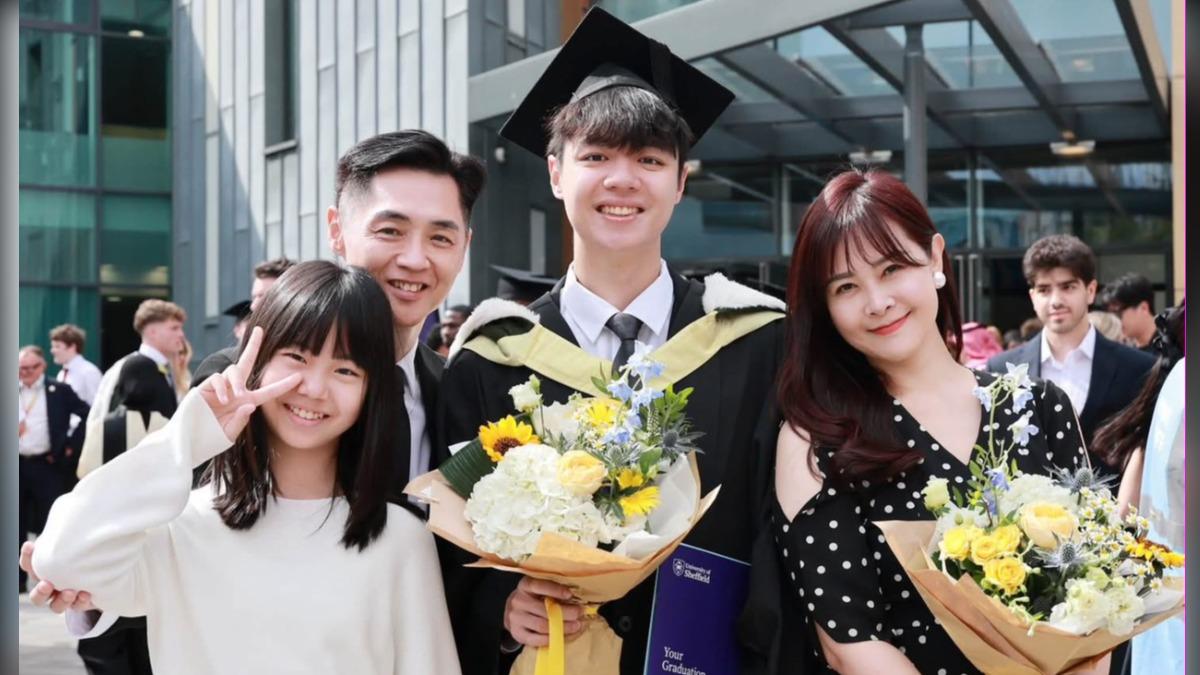 宋逸民一家四口飛英國參加兒子畢業典禮。(圖/翻攝臉書)
