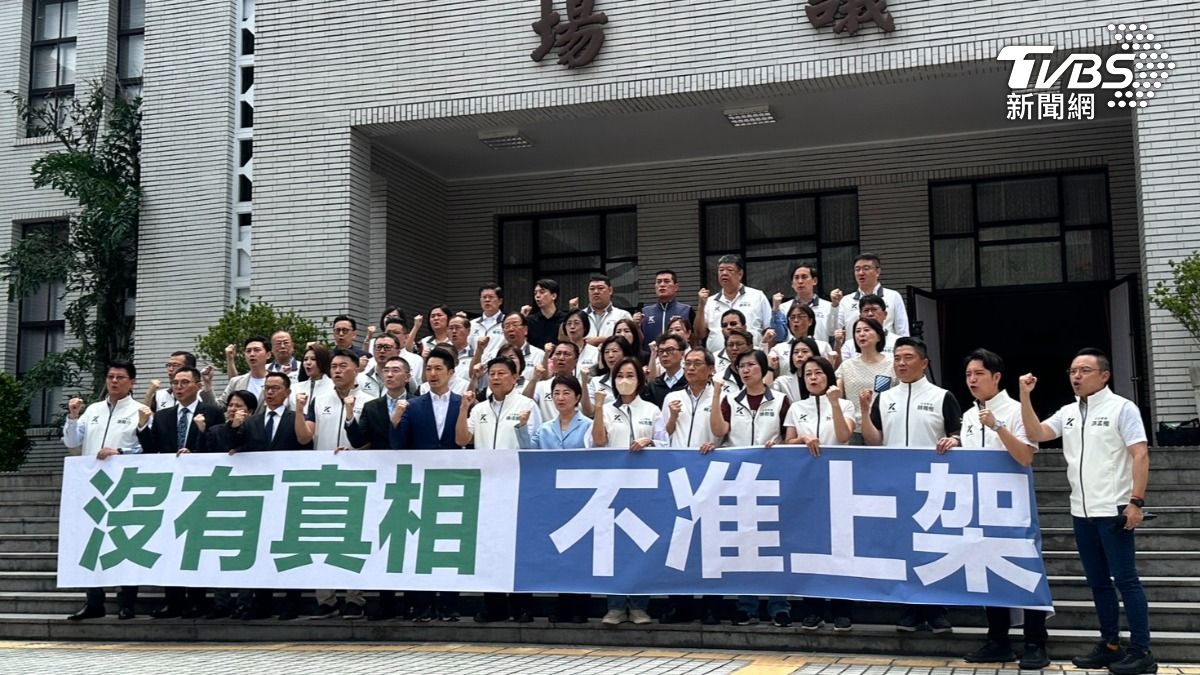 蔣萬安今（24）日現身立法院和體台中市長盧秀燕、基隆市長謝國樑及藍白立委舉行記者會。（圖／TVBS）