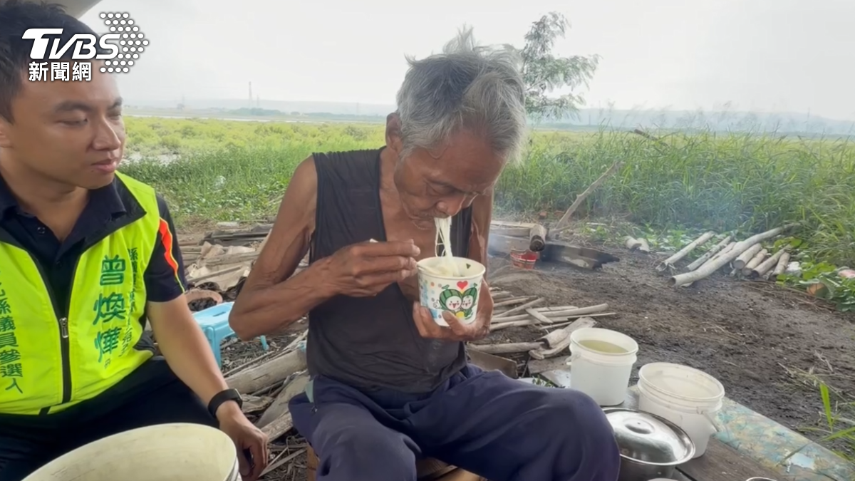 老翁強調不想麻煩家人。(圖/TVBS)