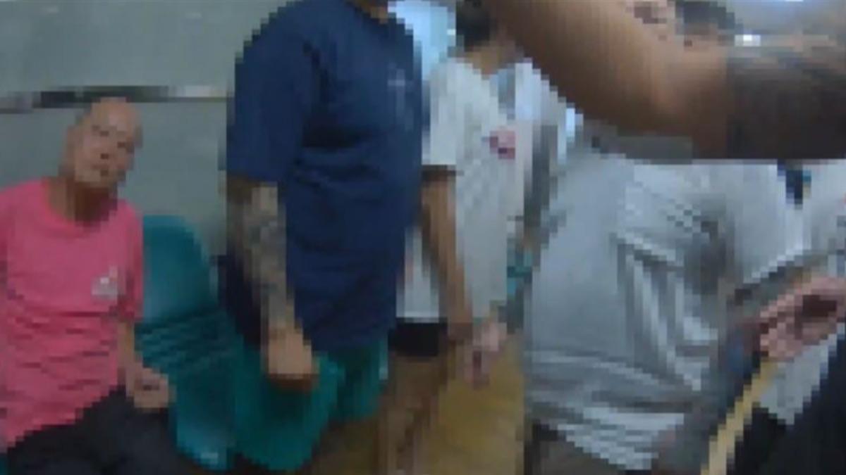 除粉衣男外，另2名醉漢依社維法進行裁處。（圖／翻攝畫面）
