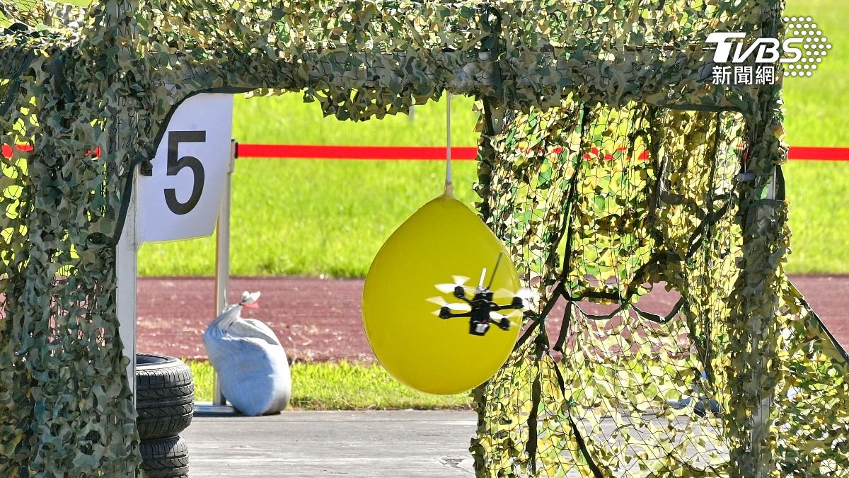 直擊國軍無人機秀戰力！打擊、攔截敵軍都OK　精準擊殺畫面曝