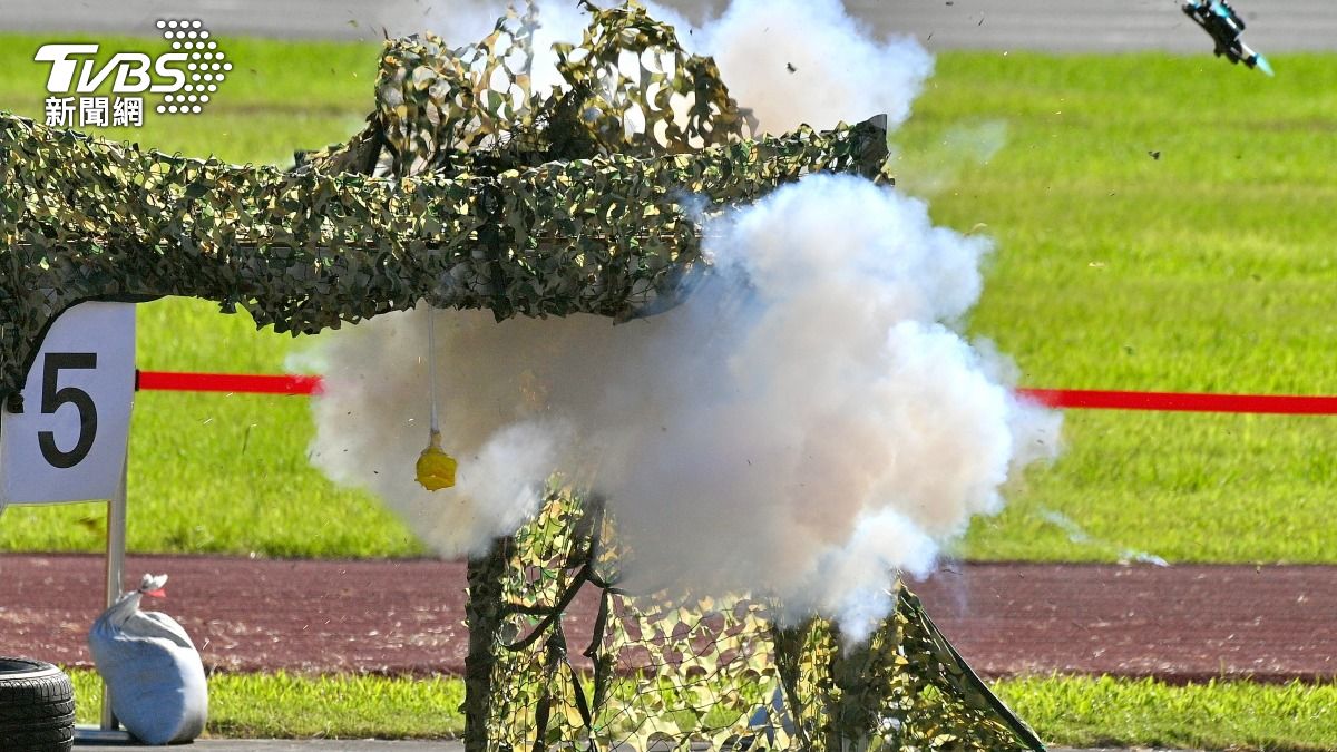 國軍在擎天崗營區演練無人機聯合攻擊。（圖／胡瑞麒攝）