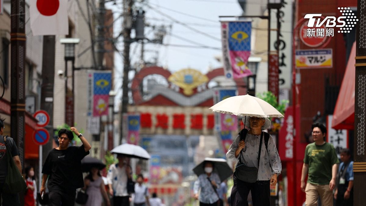 熱浪席捲日本,東京已經連續5天出現「猛暑日」,最高更飆到39.3度。(圖/達志影像路透社)