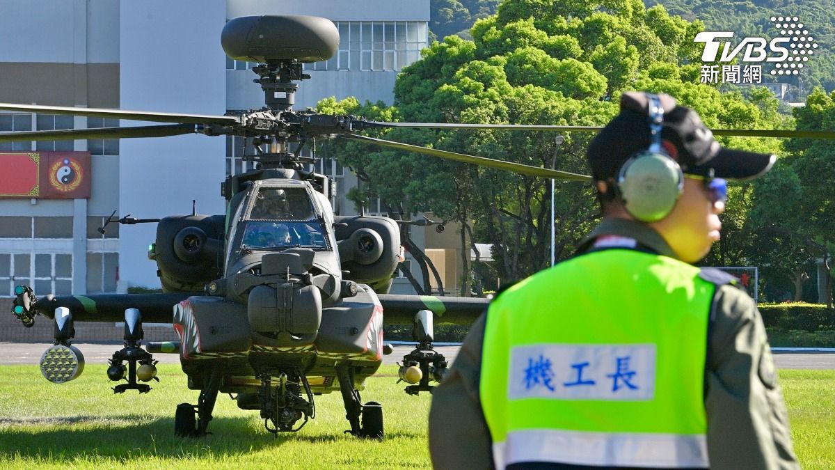 陸航601旅有著虎斑彩繪的AH-64E「阿帕契」攻擊直升機。(圖/胡瑞麒攝)