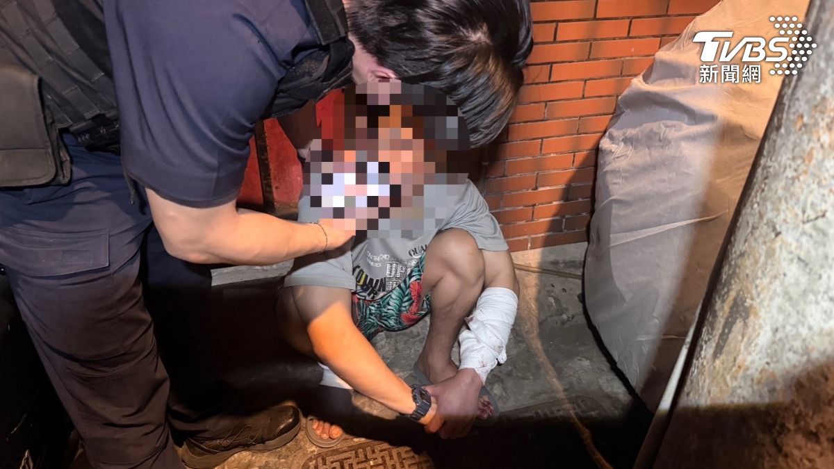 警方獲報趕抵現場，將林男依現行犯當場逮捕。（圖／TVBS）
