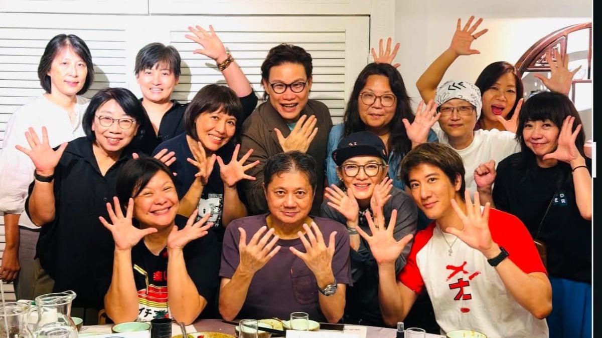 王力宏濺血縫39針露面了!合體范曉萱曝30年交情 大咖天王還快閃來台