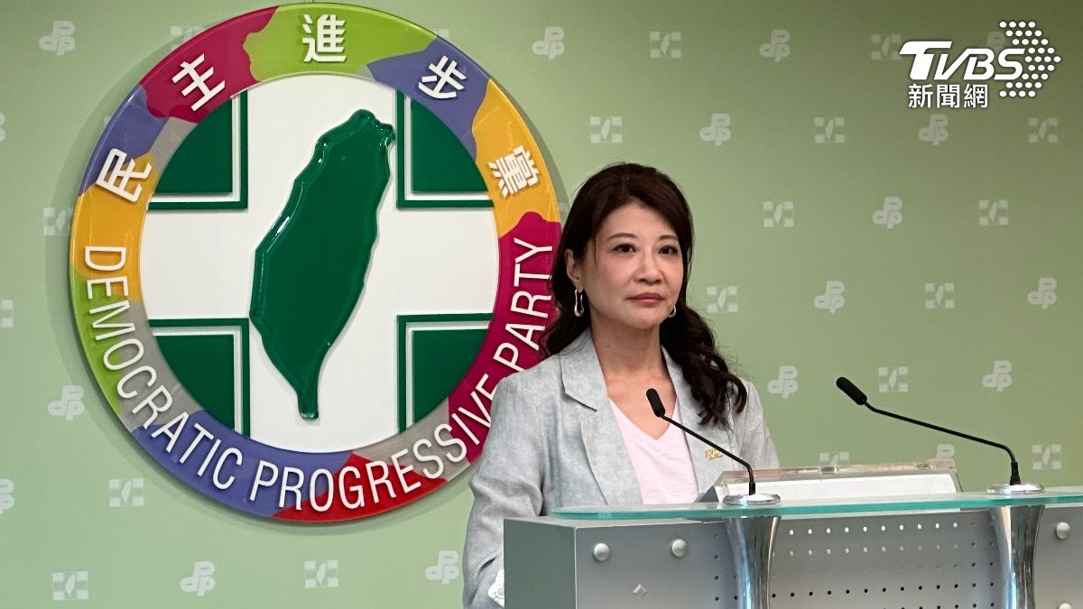 藍營凱道反毒油高喊「政府下台」 民進黨開轟:如鬧劇般的遊行