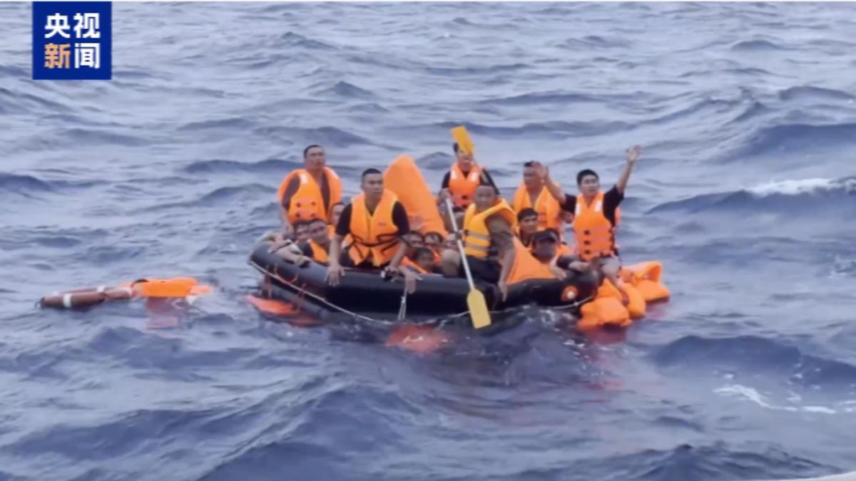 62人落海!越南籍船隻南海沉沒 船員「揮衣求救」23人仍失聯