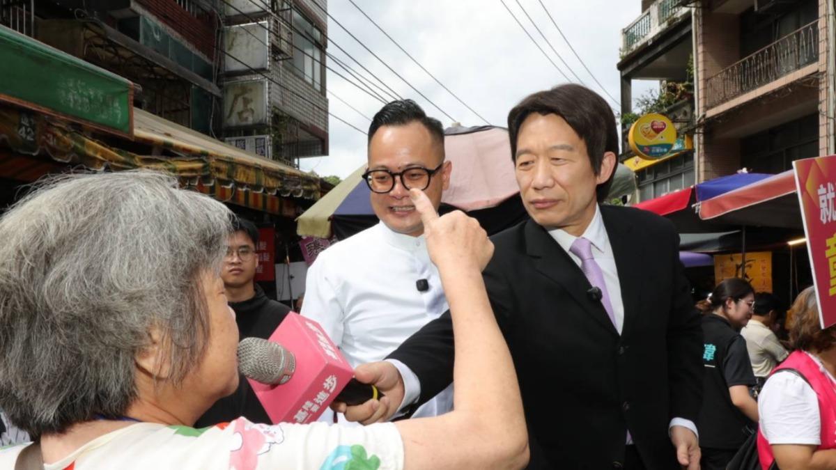 郭子乾扮「賴青德」陪童子瑋掃街 巧遇柯文哲調侃:綠白合開始