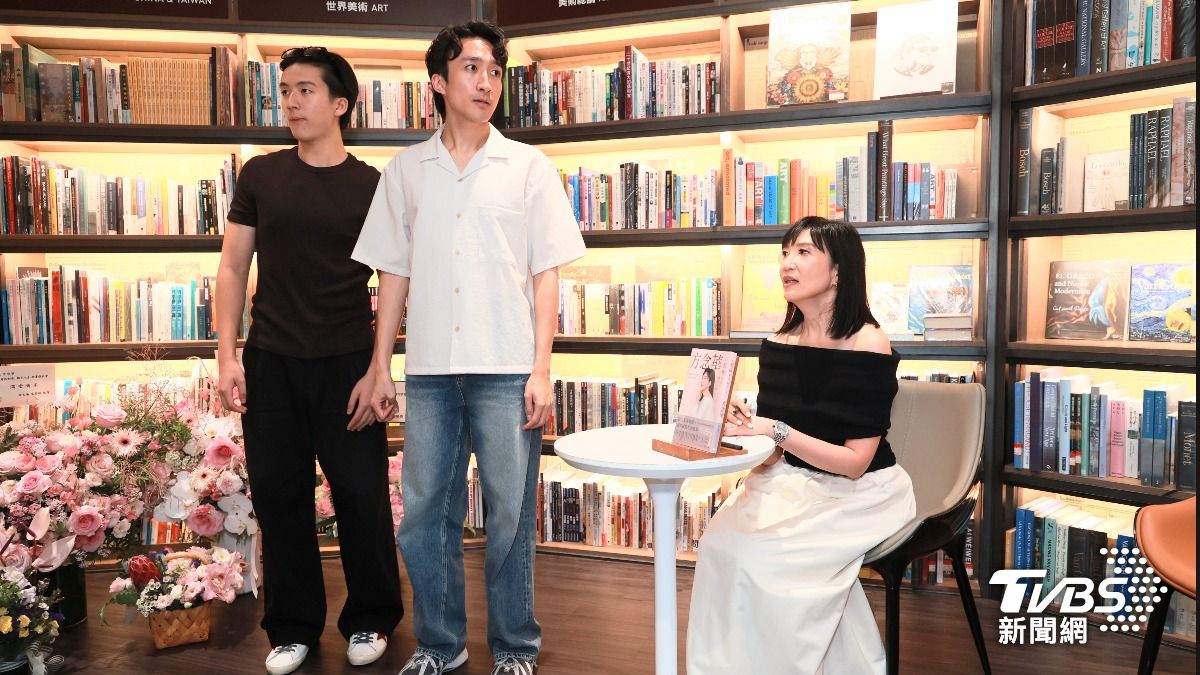 方念華大兒子、小兒子露面力挺。(圖/趙世平攝)