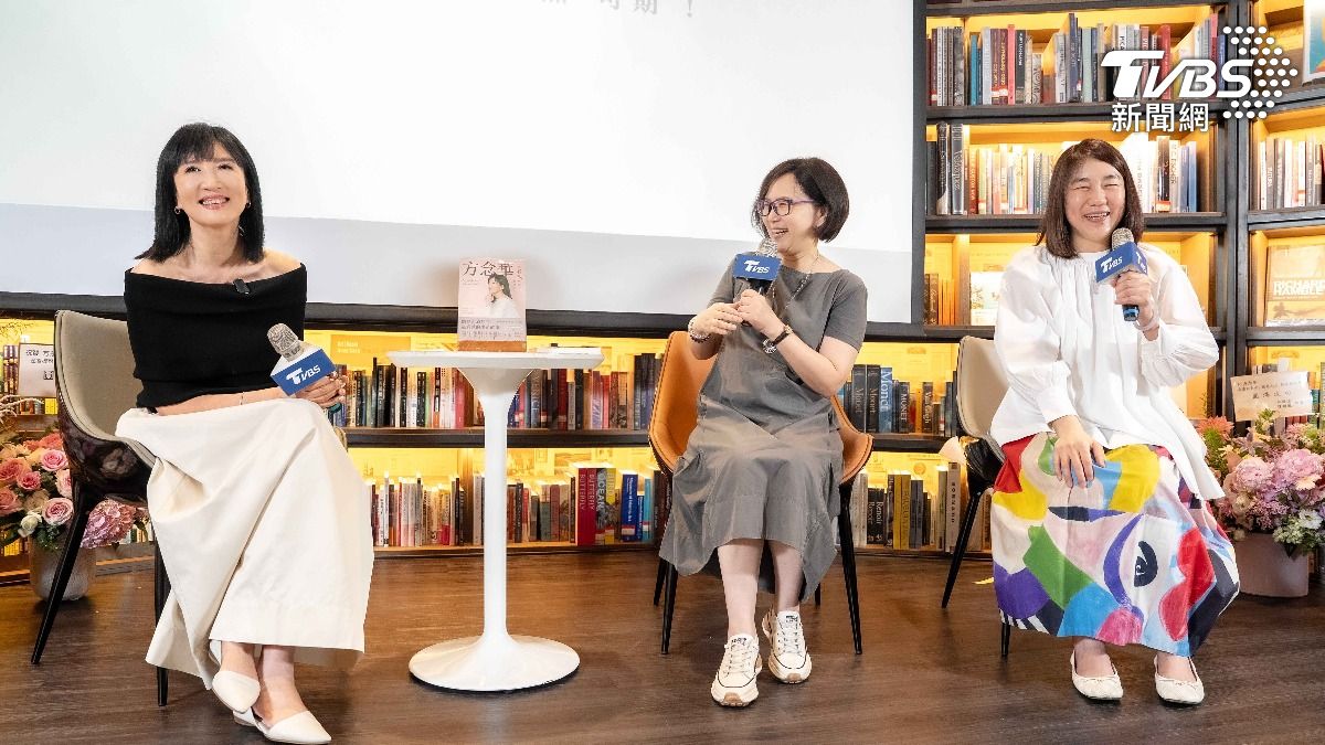 發表會特別邀請誠品董事長吳旻潔（右）、《名人書房》金鐘主持人詹慶齡（中）兩位重量級嘉賓。（圖／TVBS）