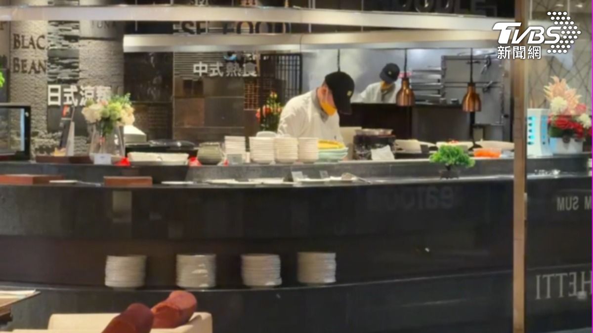 高雄人氣Buffet吃一半「料理鼠王」巡場全員追逐 衛生局要罰
