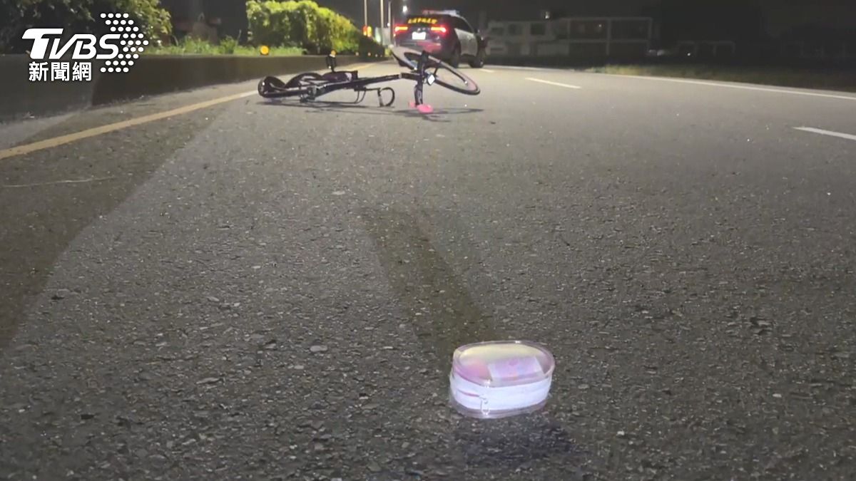 17歲高中生騎自行車遭撞 43歲男拔車牌棄車逃。(圖／TVBS)