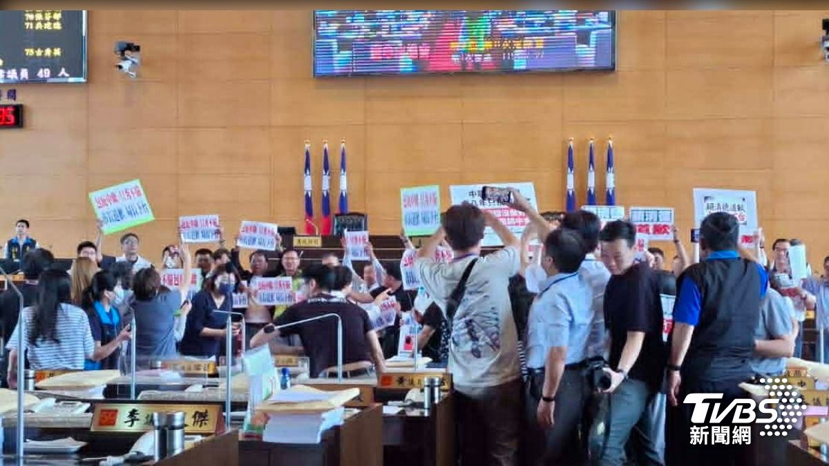 毒油-致癌油-台中市議會專案調查小組-台中市藍綠互嗆-道歉下台