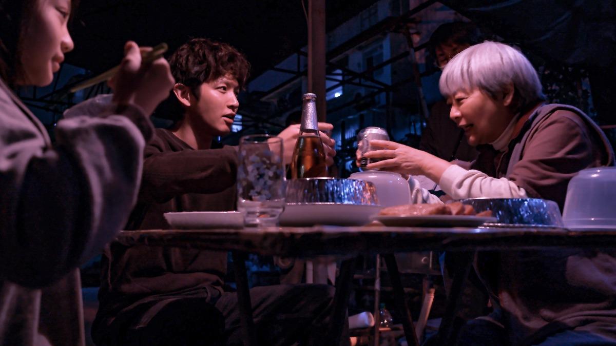 柯震東與金燕玲是相隔13年再合作,金燕玲直言十分欣賞他。(圖/華映提供)