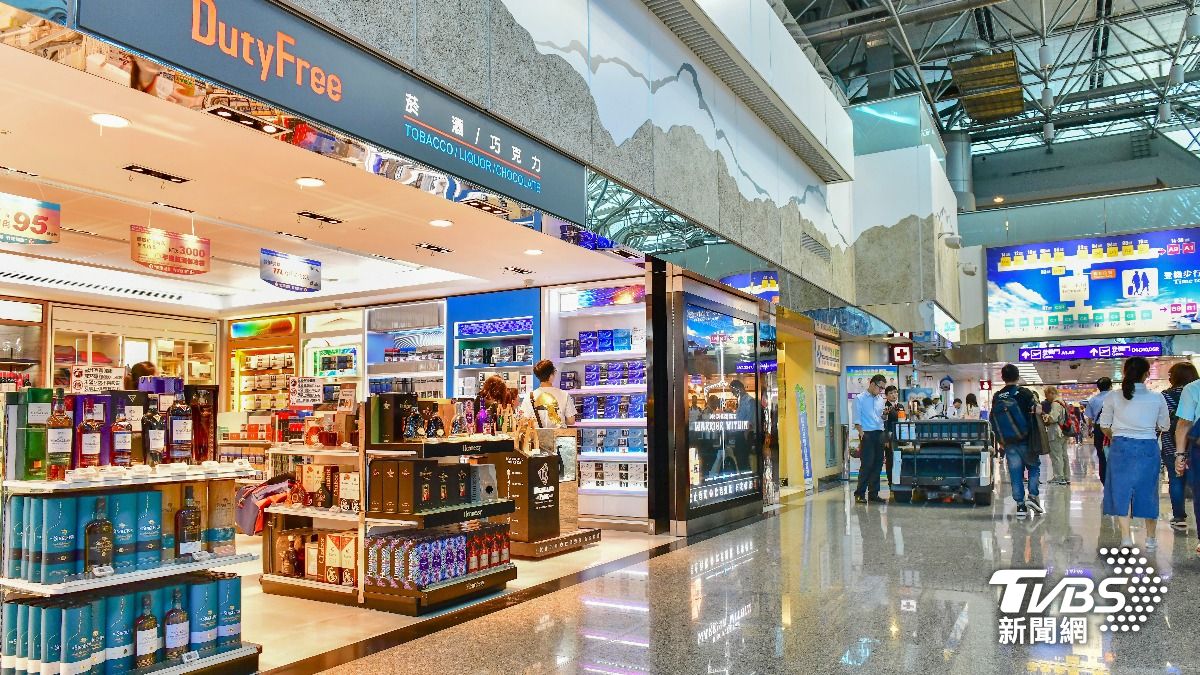 去到國外才懂!他曝免稅店「暖心畫面」:台灣服務業太誇張