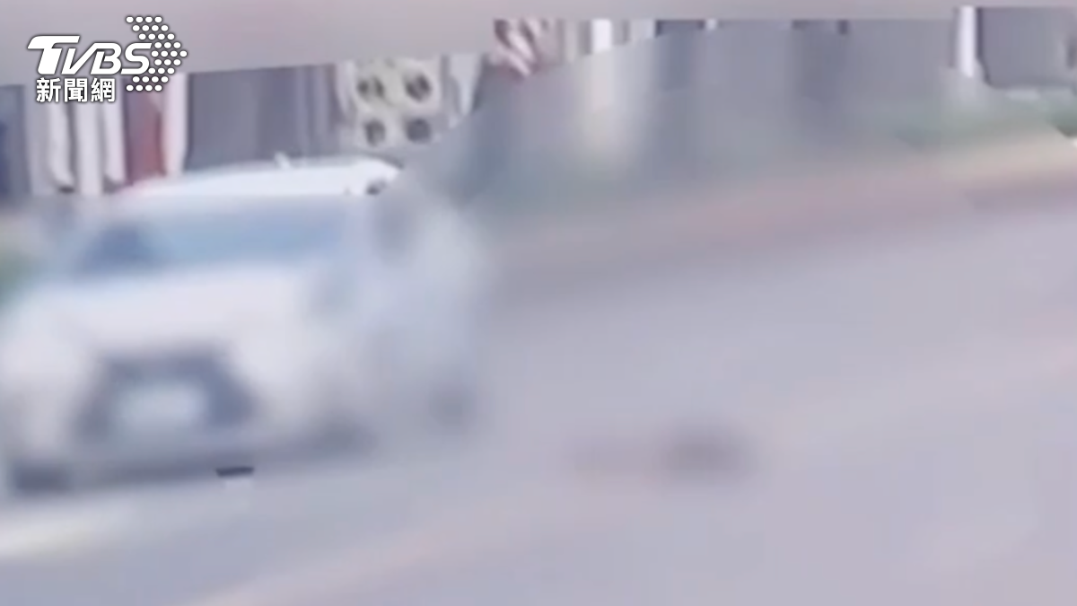 有片/北市中山區違規婦遭無照休旅車撞飛身亡 奪命影像曝光