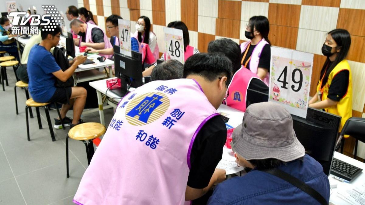首批退稅7月31日入帳!365萬戶受惠 平均爽領1.6萬
