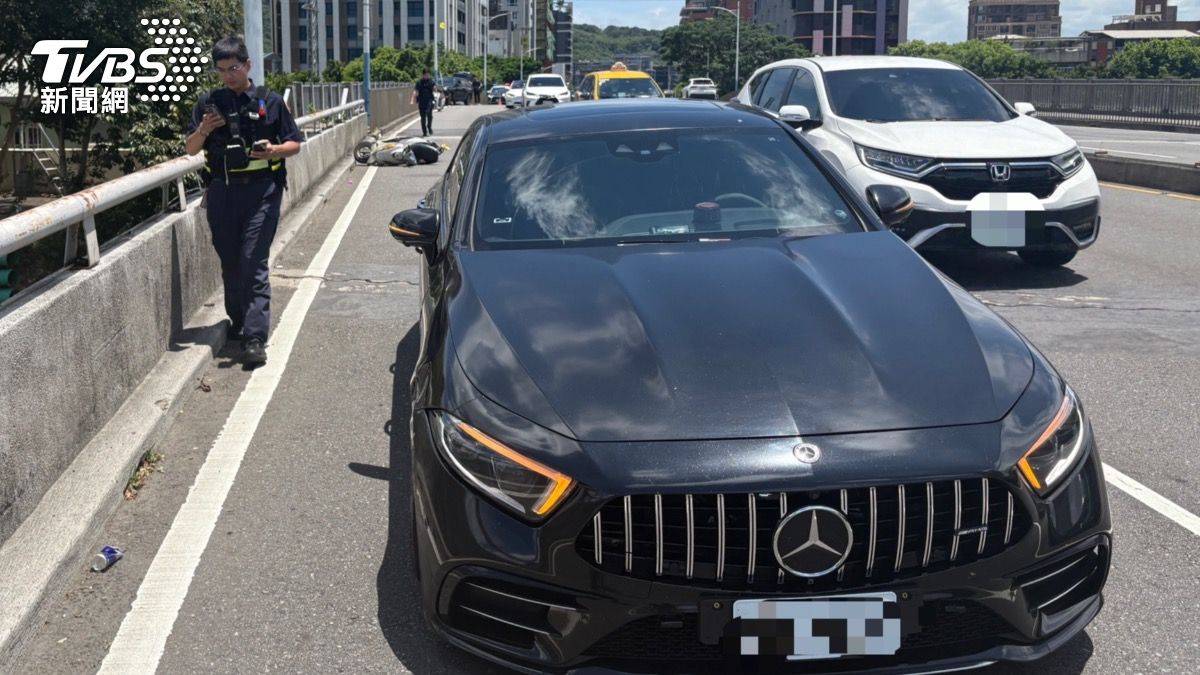 不是毒駕就是酒駕!福林橋賓士車猛撞汽機車釀2傷 警方說話了