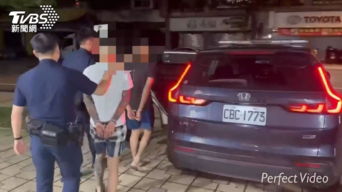 涉嫌砍人的黃男、柯男被移送法辦。(圖/TVBS)