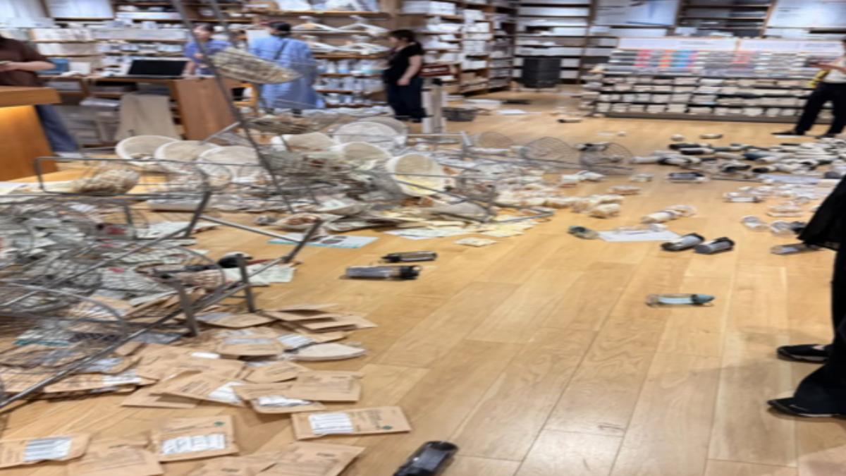 店內商品散落一地。(圖/little_art_and_little_happy threads)