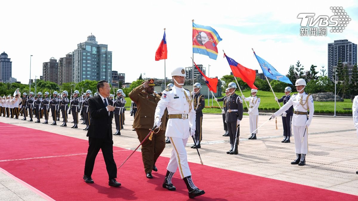 撕碎建交中國傳聞!顧立雄見史瓦帝尼軍方高層 1動作釋強烈訊號