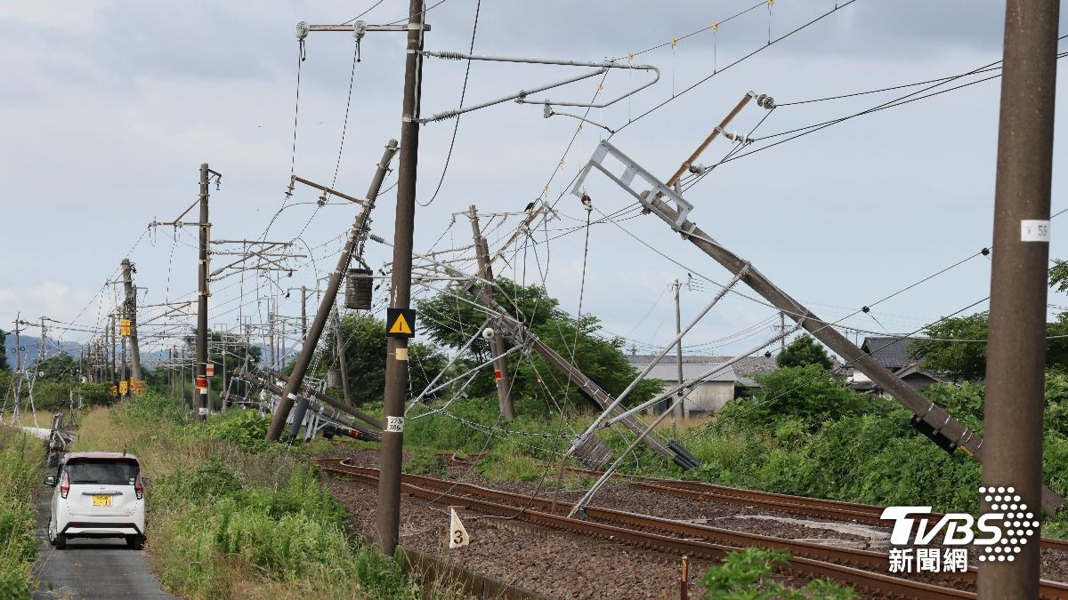 日本熊本縣28日發生規模7.1強震，周圍多地傳出災情。（圖／達志影像美聯社）