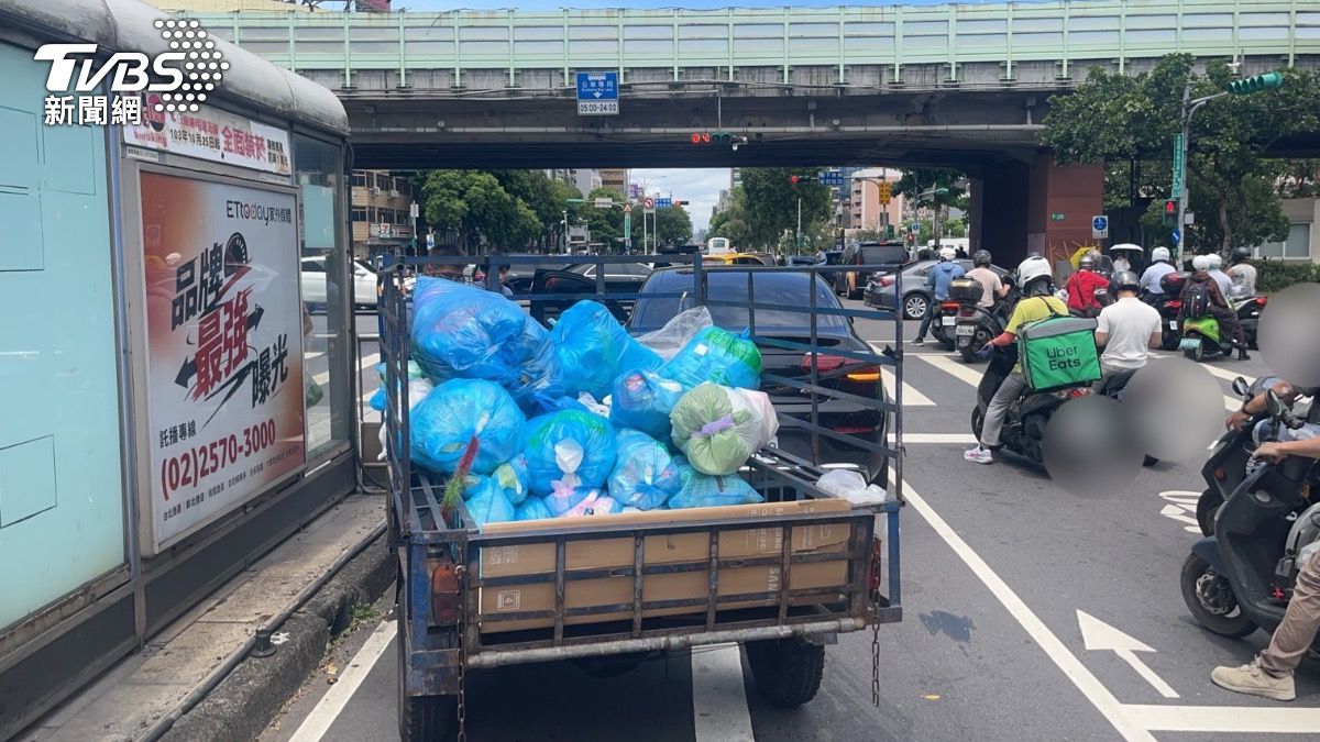 毒駕滿街跑!北市三輪車載垃圾釀追撞 快篩又是毒駕肇事