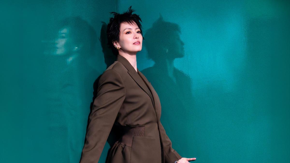 梁詠琪「真實年齡」曝光！凍齡顏值美成這樣　逆天長腿不科學