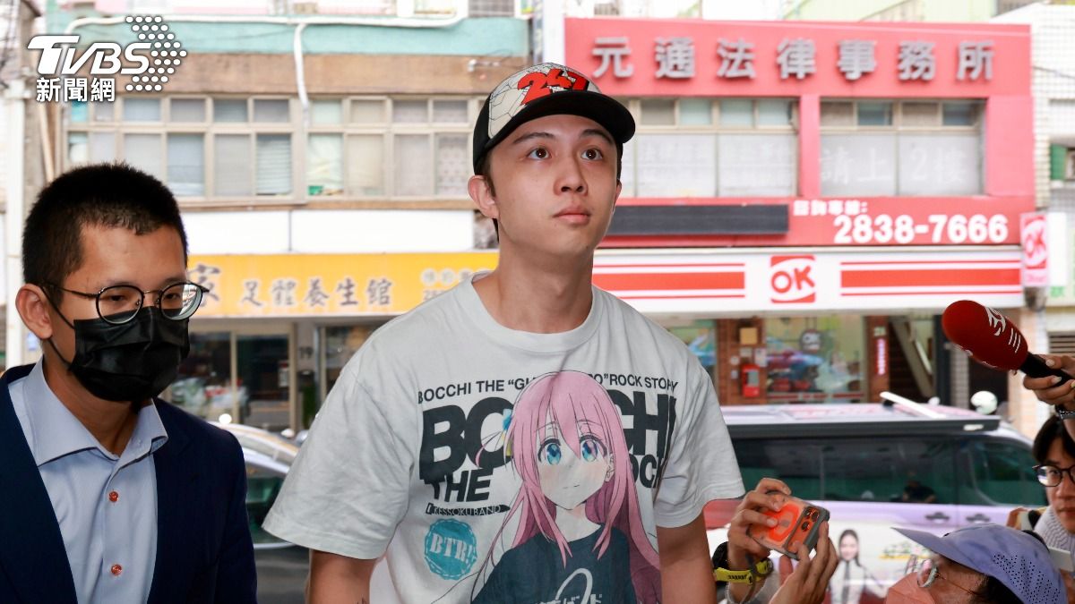 快訊／孫安佐噴火槍首開庭！穿《孤獨搖滾！》現身士院