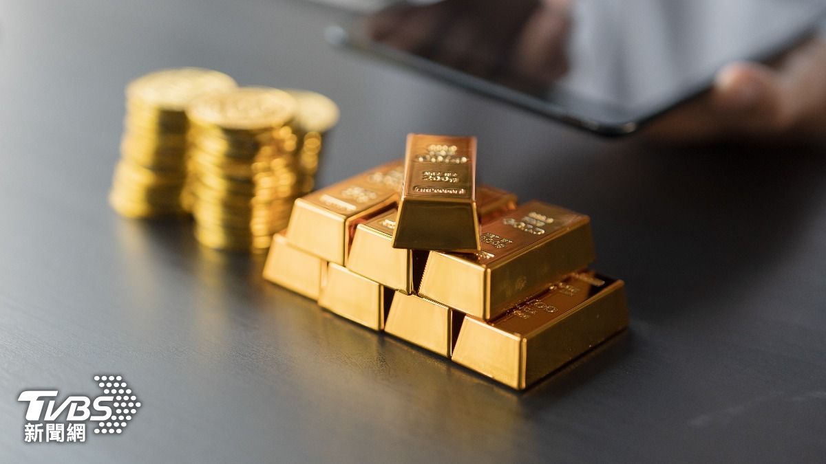 黃金價格29日抹去先前的跌幅、逆勢上漲2%。(示意圖/達志影像shutterstock)