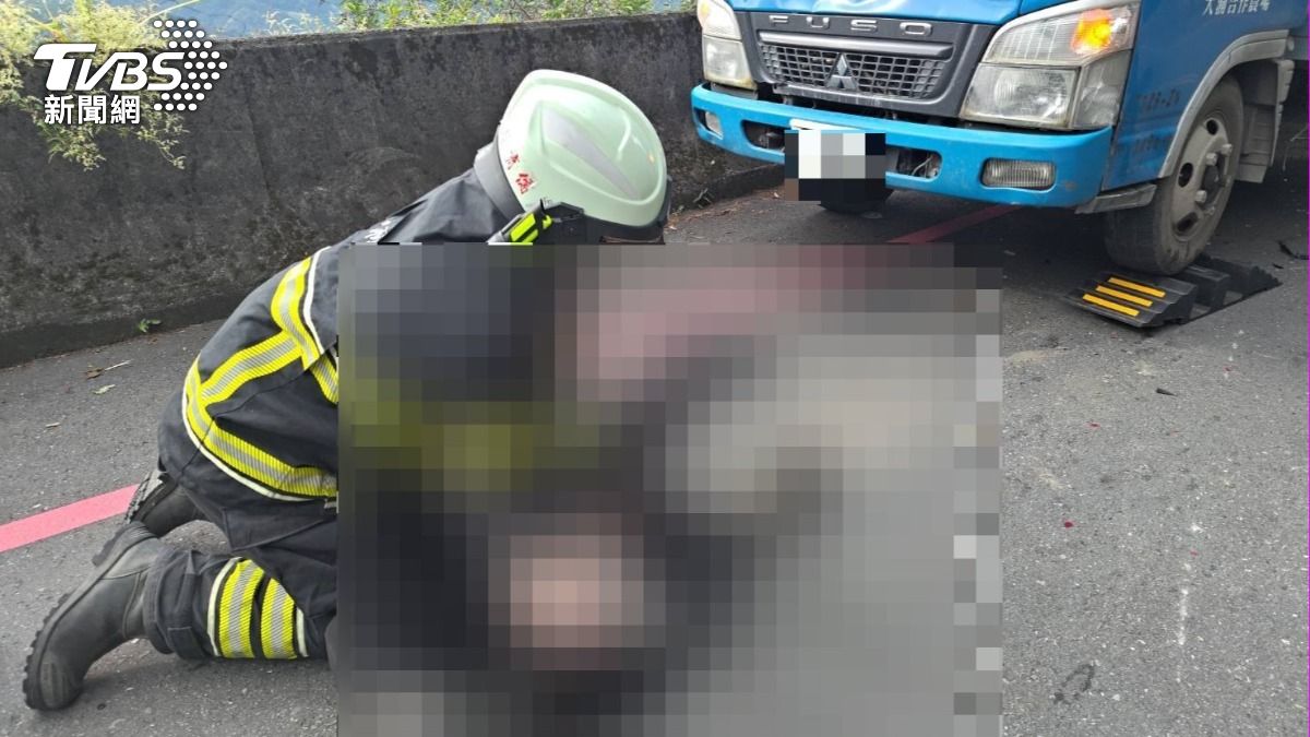 快訊／南投18歲重機騎士自摔噴飛　卡貨車輪下「身體對折」慘死