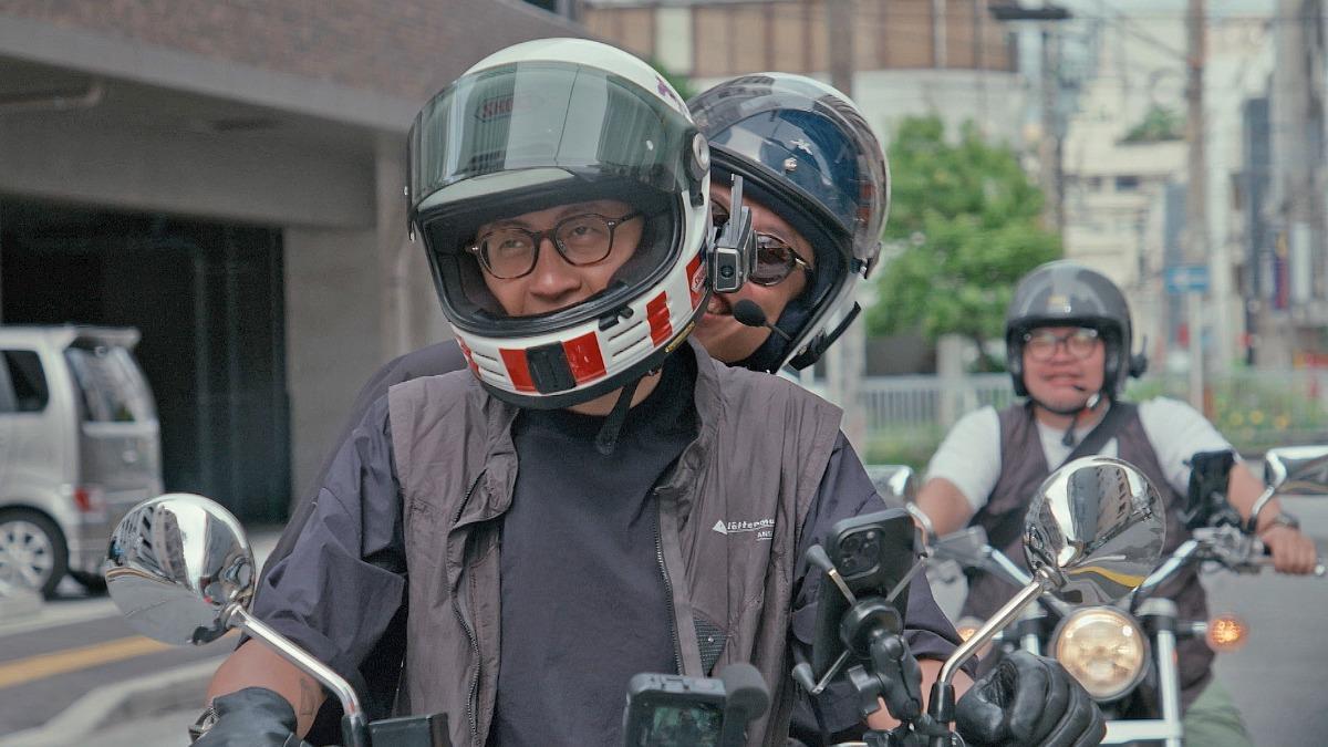 呱吉被控有「機車人格」，騎車會性情大變。（圖／公視提供）