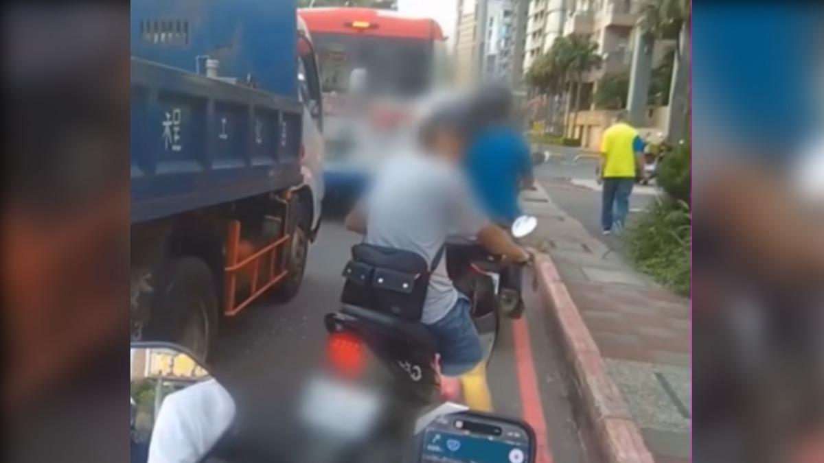 街頭糾紛，騎士秒道歉轉頭連告3罪。（影片授權／WoWtchout - 地圖型行車影像分享平台）