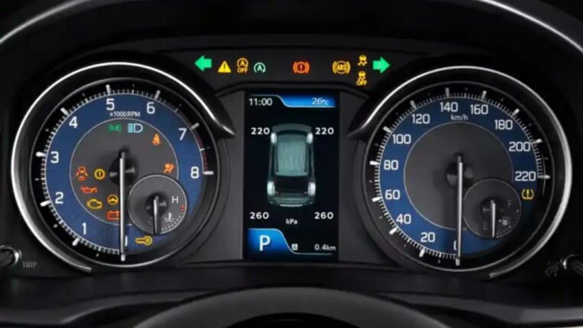 車上搭載雙環儀表板,中央配有液晶資訊螢幕。(圖/Suzuki提供)