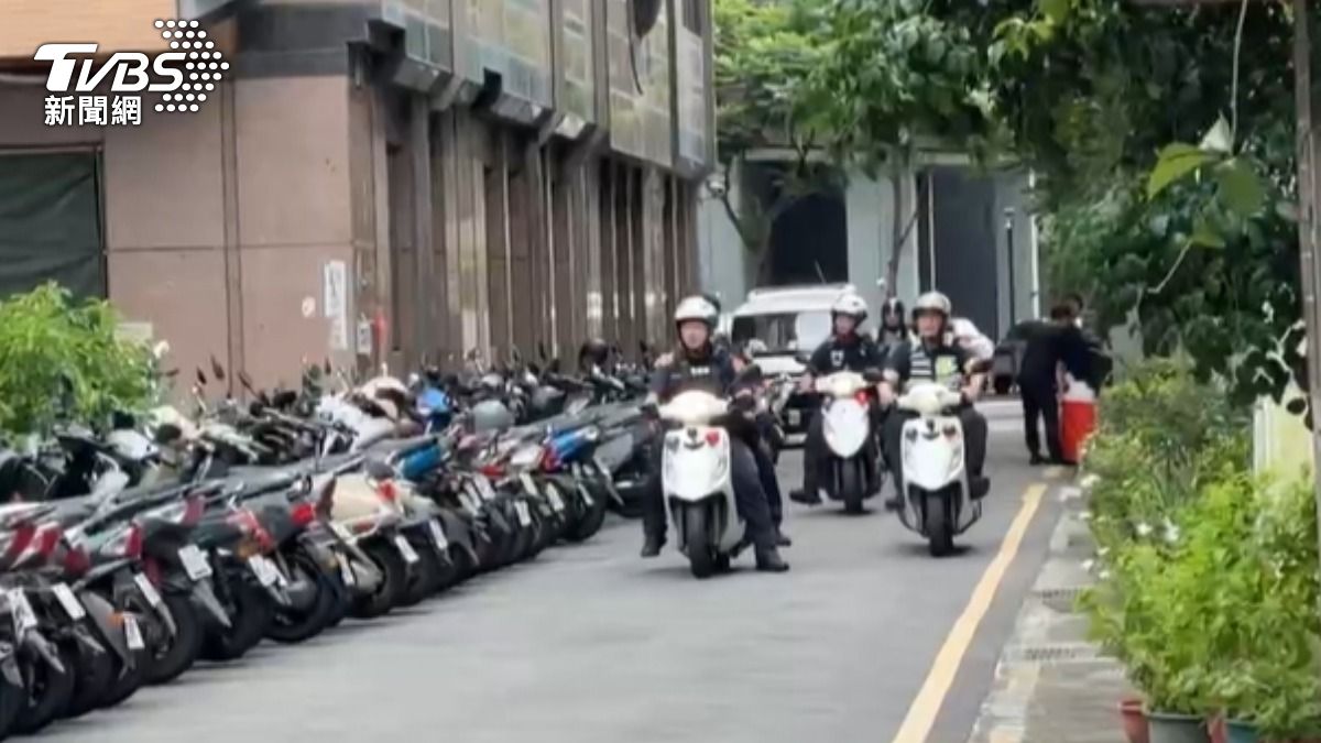 警方正持續追查在逃葉姓男子下落。(圖/TVBS)