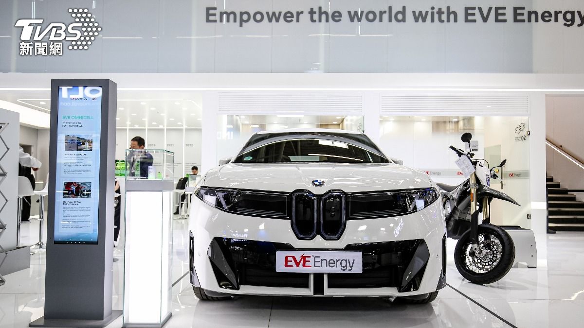 德國豪車品BMW宣布大裁員，預計2027年底前要裁撤約8000名員工。（圖／達志影像美聯社）