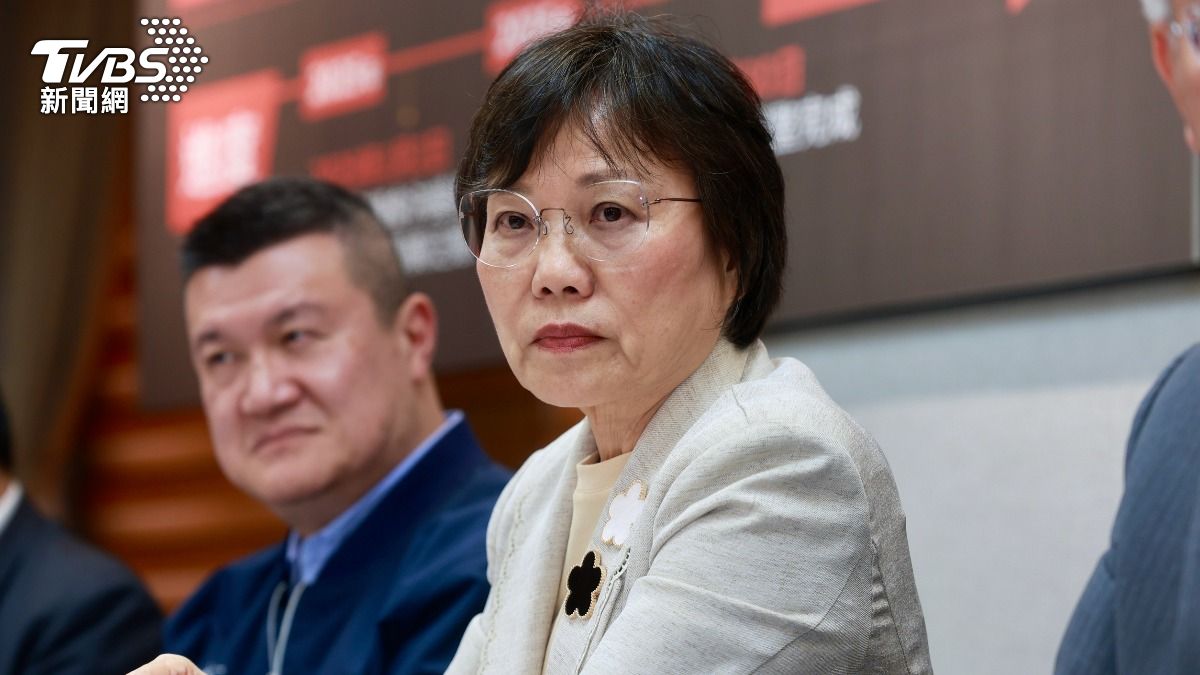 內政部長劉世芳今(30)日舉行「聲請中華統一促進黨違憲解散」記者會。(圖/華子琛攝)