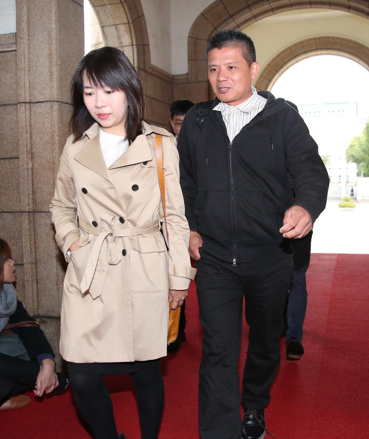 台大心理教助理教授趙儀珊（左）是謝依涵的心理鑑定師。