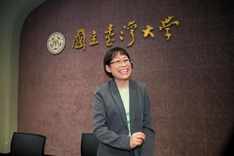 台大第一位女校長? 她是當年物理系唯一女生