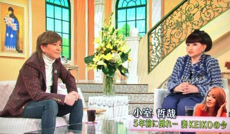 小室當初接受資深主持人黑柳徹子訪問，還作出種種肉麻愛妻告白，結果搞出「蒜針不倫」。（翻攝Woman.excite網站）