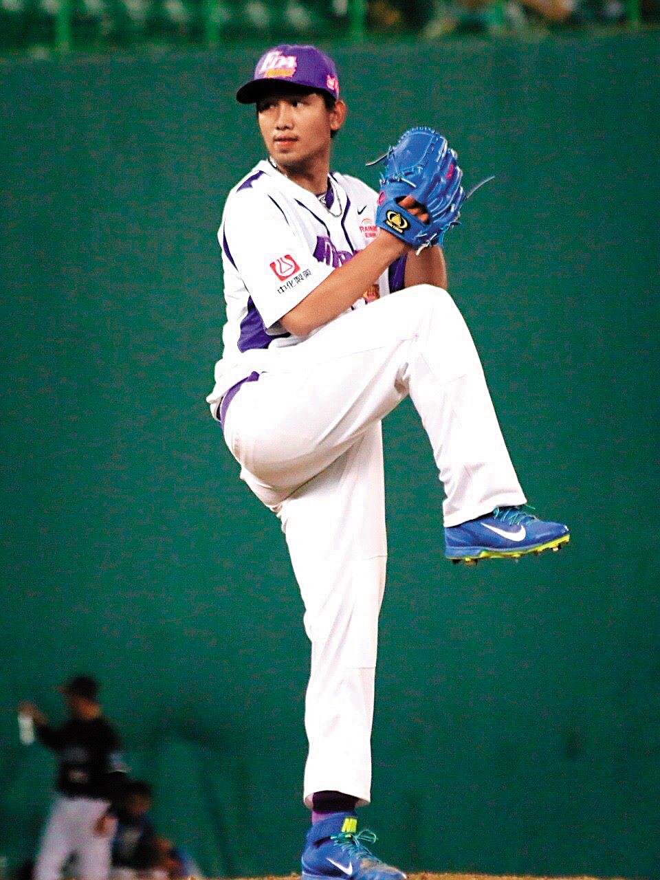 黃勝雄是中職球星，目前效力於富邦悍將隊。（翻攝自勝投英雄黃勝雄56粉絲團）