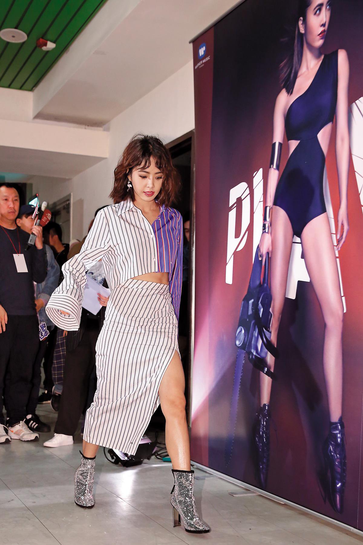 一真一假Jolin，腿的比例差的就是如眼前所見。