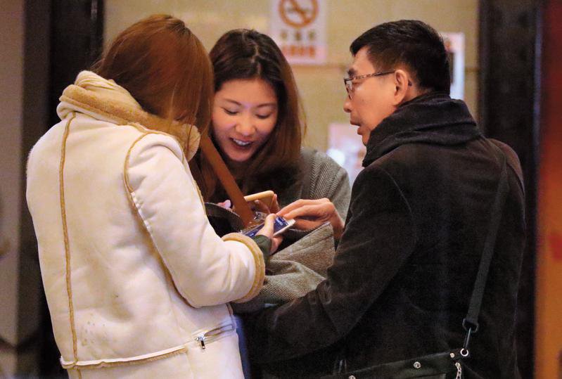 過去也曾帶妹出遊　宋少卿偷腥逐次奔放